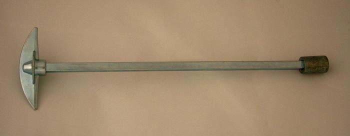Prier 10" Log Lighter Key for C-64